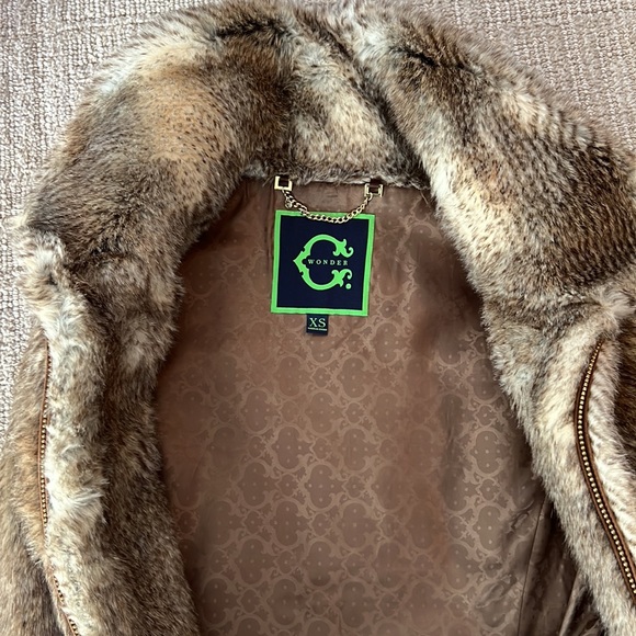 C Wonder Faux Fur Vest - Picture 3 of 4